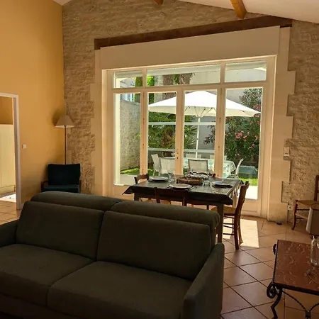 Landhaus Familial Avec Piscine Chauffee, Jardin Clos, Equipement Bebe, Au Coeur D'une Propriete Viticole. Saint-Cybardeaux