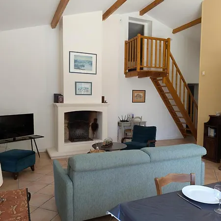 Landhaus Familial Avec Piscine Chauffee, Jardin Clos, Equipement Bebe, Au Coeur D'une Propriete Viticole. Saint-Cybardeaux