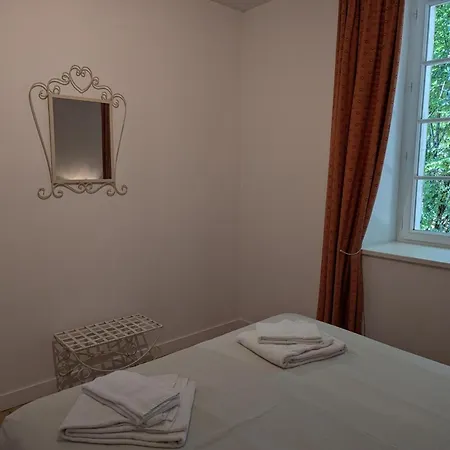 Familial Avec Piscine Chauffee, Jardin Clos, Equipement Bebe, Au Coeur D'une Propriete Viticole. * Saint-Cybardeaux