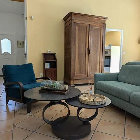 Familial Avec Piscine Chauffee, Jardin Clos, Equipement Bebe, Au Coeur D'une Propriete Viticole. - Fr-1-653-70 * Saint-Cybardeaux