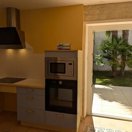 Familial Avec Piscine Chauffee, Jardin Clos, Equipement Bebe, Au Coeur D'une Propriete Viticole. Landhaus *