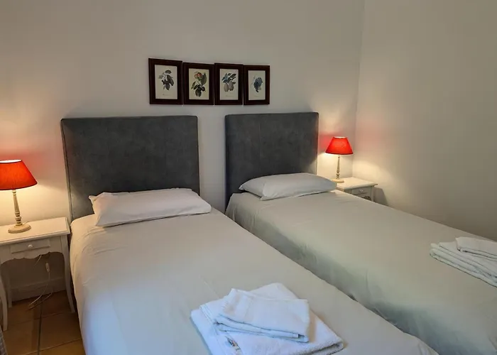 Familial Avec Piscine Chauffée, Jardin Clos, équipement Bébé, Au Cœur D'une Propriété Viticole. - Fr-1-653-70 Saint-Cybardeaux