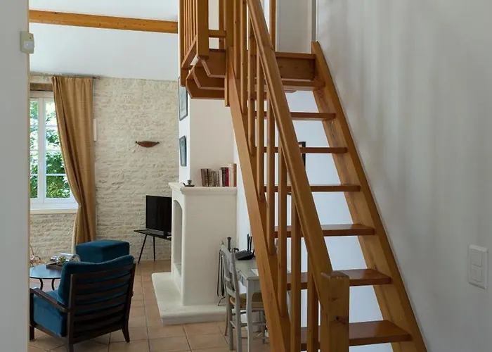 Familial Avec Piscine Chauffée, Jardin Clos, équipement Bébé, Au Cœur D'une Propriété Viticole. - Fr-1-653-70 Сasa de vacaciones Saint-Cybardeaux